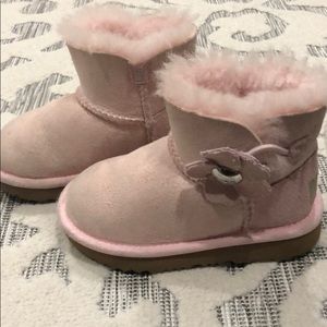 Uggs size 7 toddler. No offers please